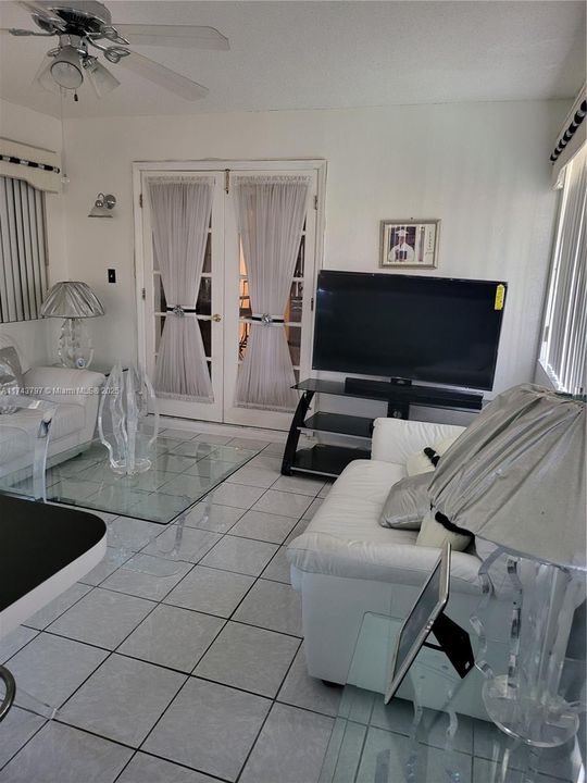 For Sale: $560,000 (3 beds, 2 baths, 1575 Square Feet)