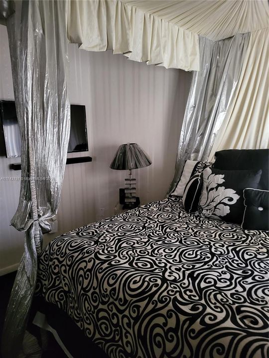 For Sale: $560,000 (3 beds, 2 baths, 1575 Square Feet)