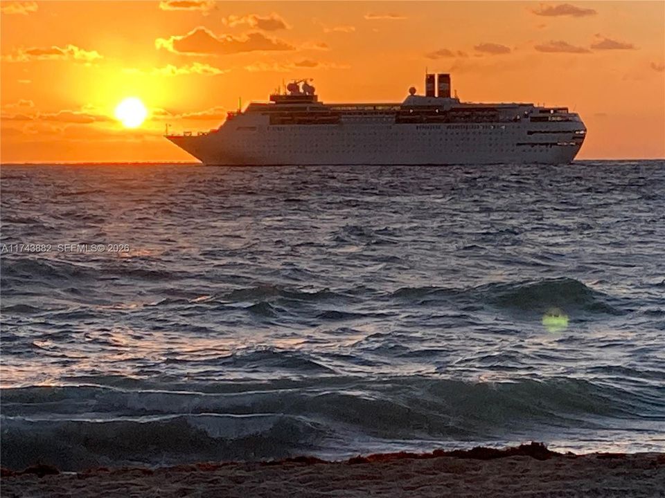 Sunrise watching the cruise ship getting ready to come back in the Palm Beach Port
