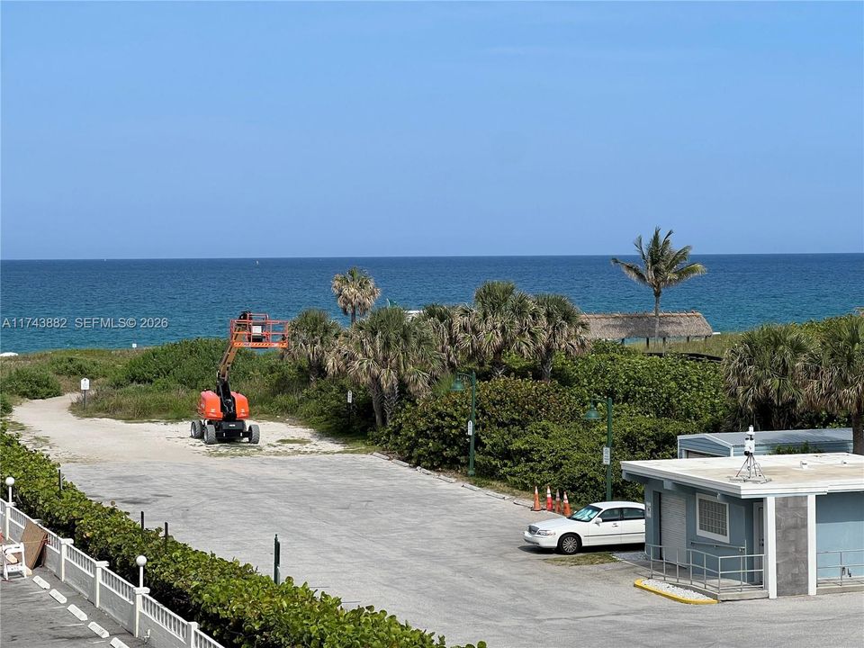 Palm Beach Shores Beach