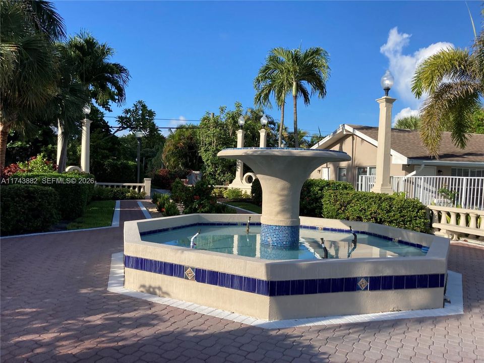 For Rent: $2,500 (1 beds, 1 baths, 840 Square Feet)