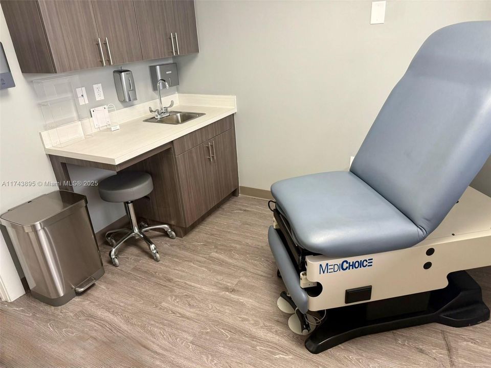 Под контрактом: $1,480 (0 спален, 0 ванн, 0 Квадратных фут)