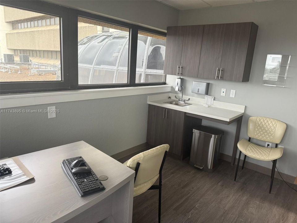 Под контрактом: $1,480 (0 спален, 0 ванн, 0 Квадратных фут)