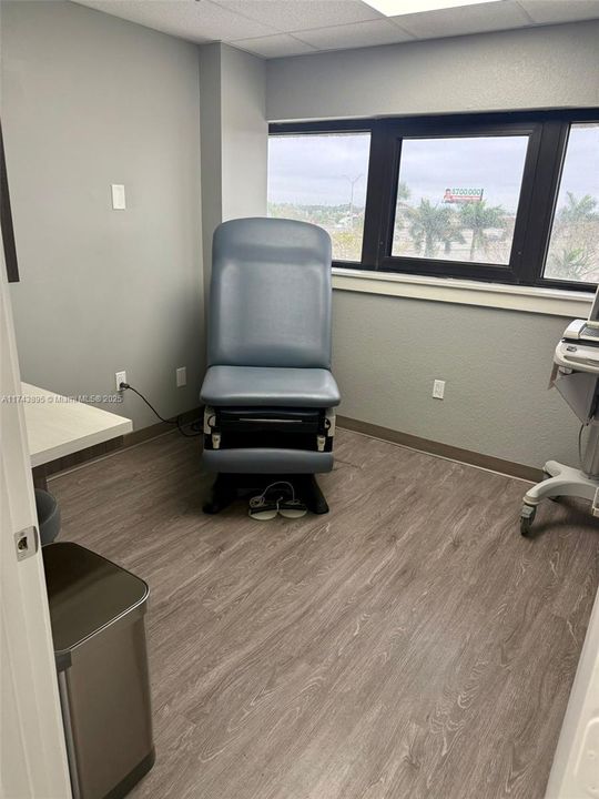 Под контрактом: $1,480 (0 спален, 0 ванн, 0 Квадратных фут)