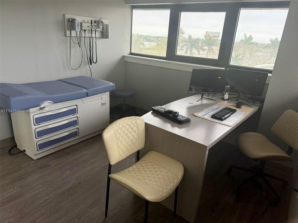 Под контрактом: $1,480 (0 спален, 0 ванн, 0 Квадратных фут)