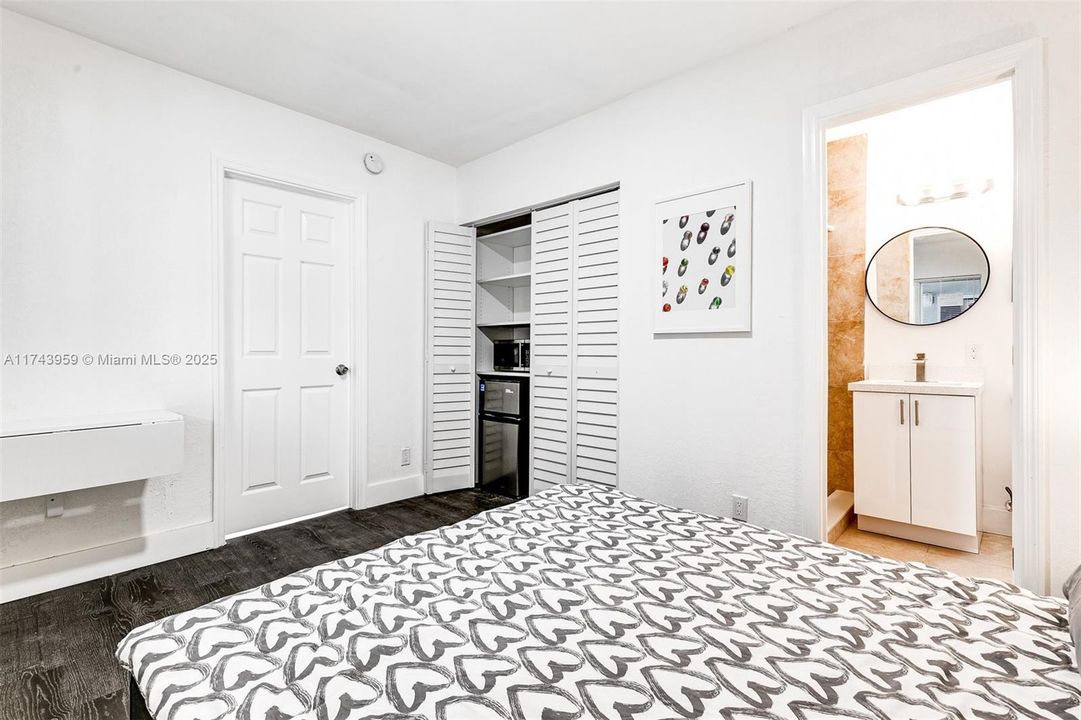 最近售出: $1,850,000 (0 贝兹, 0 浴室, 0 平方英尺)