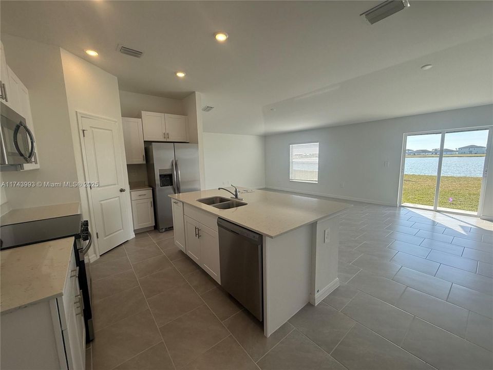 Recently Rented: $2,400 (4 beds, 2 baths, 0 Square Feet)