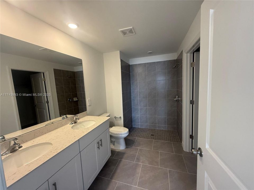 Recently Rented: $2,400 (4 beds, 2 baths, 0 Square Feet)