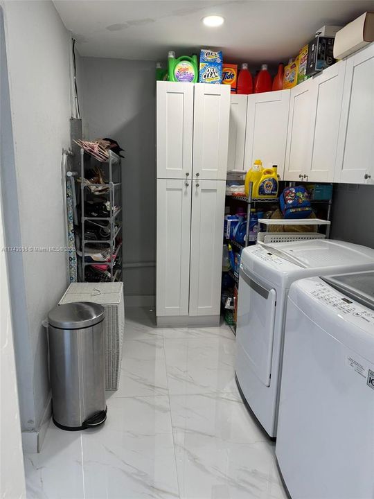 Recently Sold: $645,000 (3 beds, 1 baths, 1270 Square Feet)