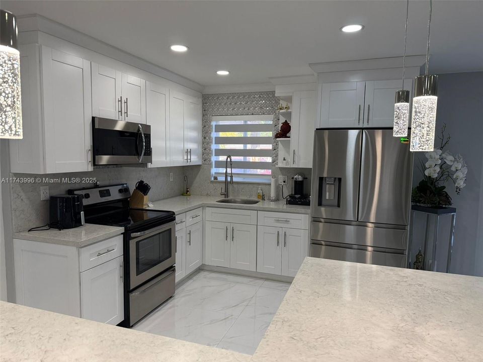 Recently Sold: $645,000 (3 beds, 1 baths, 1270 Square Feet)