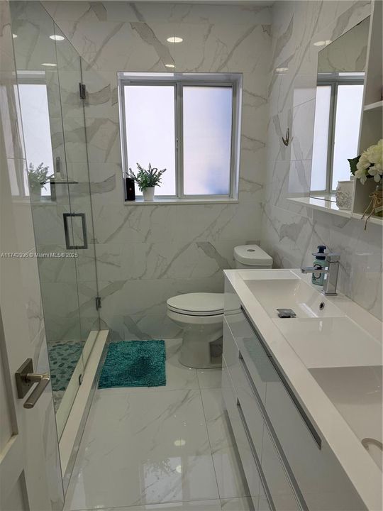 Recently Sold: $645,000 (3 beds, 1 baths, 1270 Square Feet)