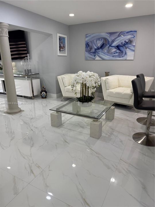 Recently Sold: $645,000 (3 beds, 1 baths, 1270 Square Feet)