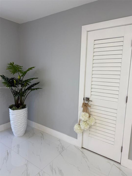 Recently Sold: $645,000 (3 beds, 1 baths, 1270 Square Feet)