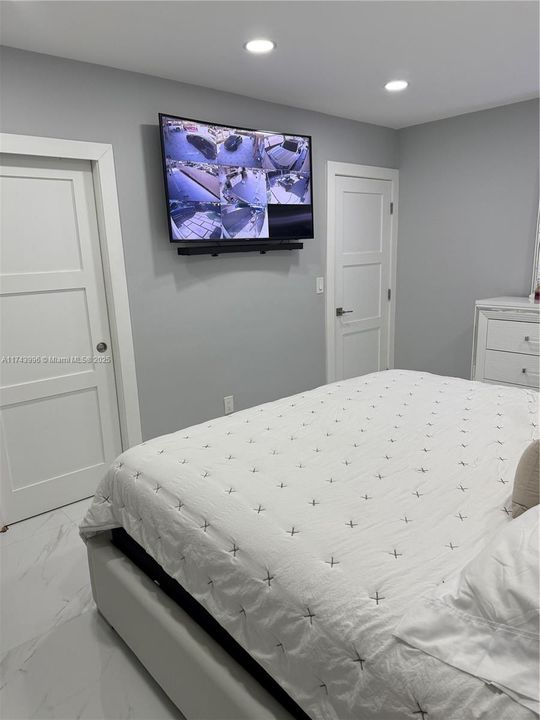 Recently Sold: $645,000 (3 beds, 1 baths, 1270 Square Feet)