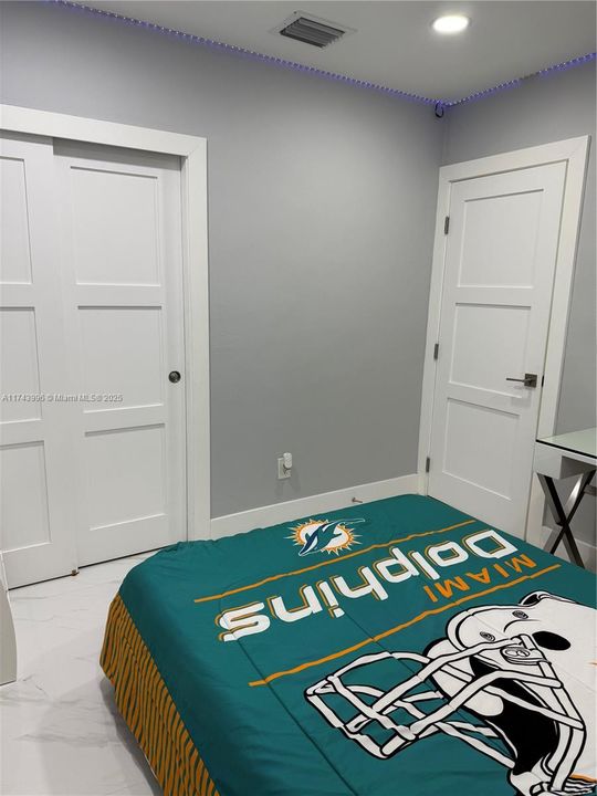 Recently Sold: $645,000 (3 beds, 1 baths, 1270 Square Feet)