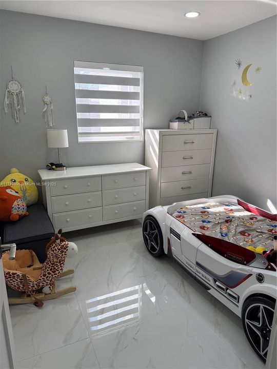 Recently Sold: $645,000 (3 beds, 1 baths, 1270 Square Feet)