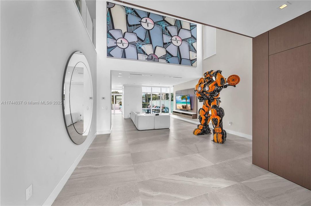 最近售出: $2,350,000 (4 贝兹, 5 浴室, 3660 平方英尺)