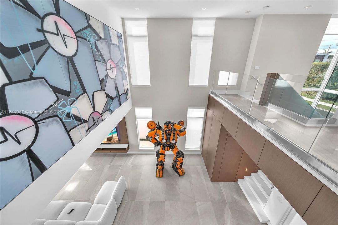 最近售出: $2,350,000 (4 贝兹, 5 浴室, 3660 平方英尺)