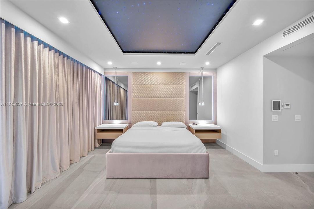 最近售出: $2,350,000 (4 贝兹, 5 浴室, 3660 平方英尺)