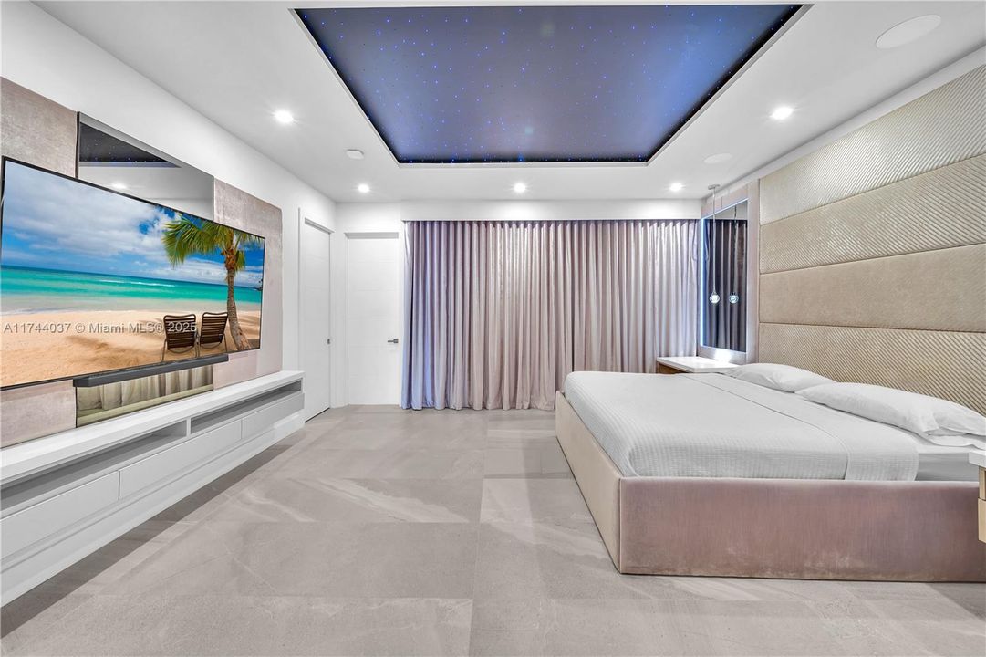 最近售出: $2,350,000 (4 贝兹, 5 浴室, 3660 平方英尺)