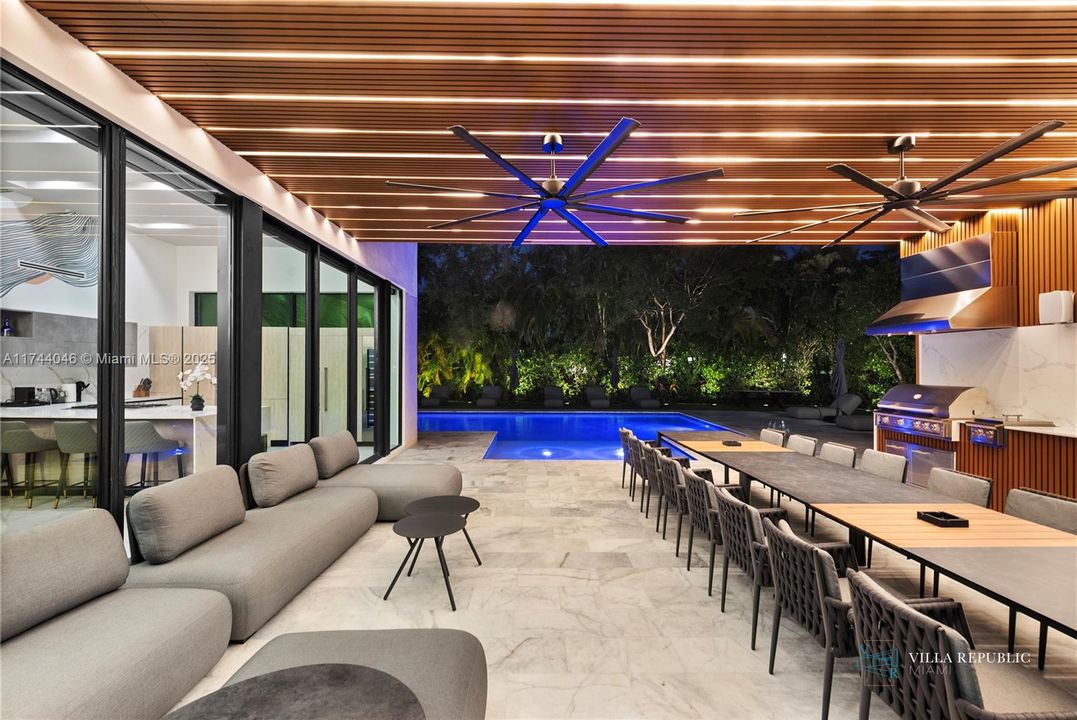 出租: $45,000 (5 贝兹, 4 浴室, 3470 平方英尺)