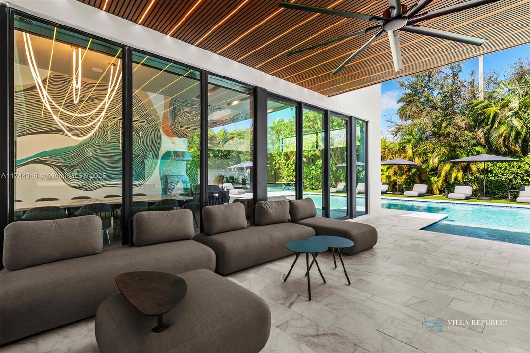 出租: $45,000 (5 贝兹, 4 浴室, 3470 平方英尺)