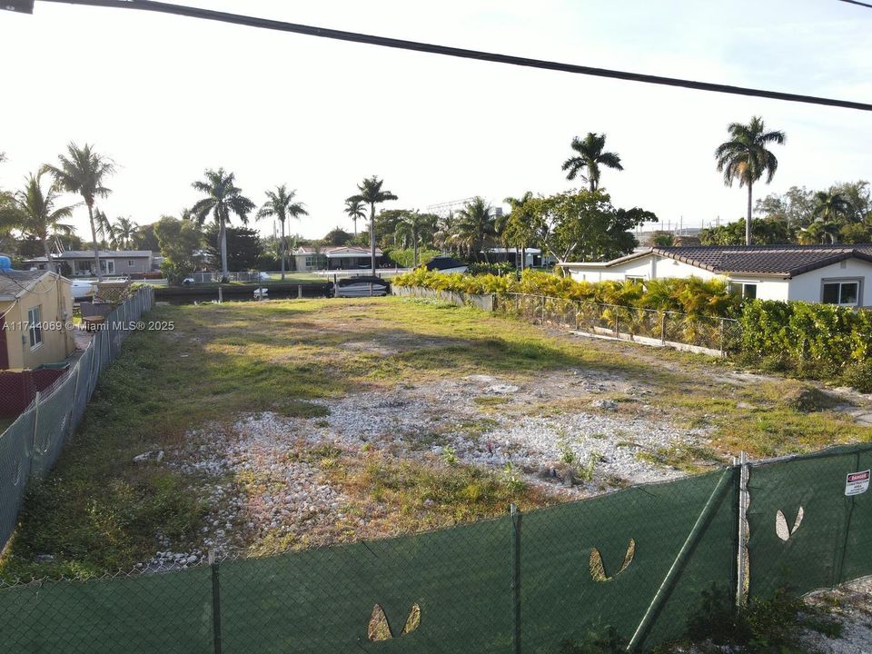 For Sale: $750,000 (0.26 acres)