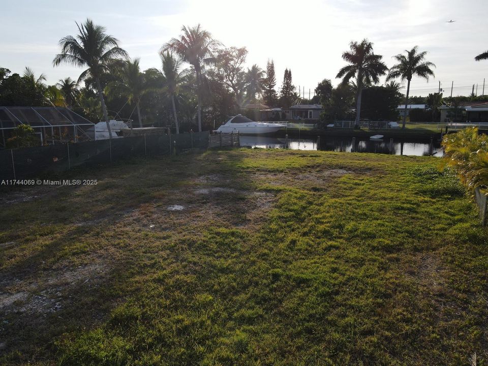 For Sale: $750,000 (0.26 acres)