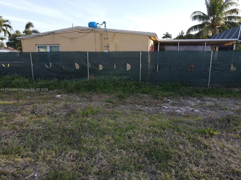 For Sale: $750,000 (0.26 acres)