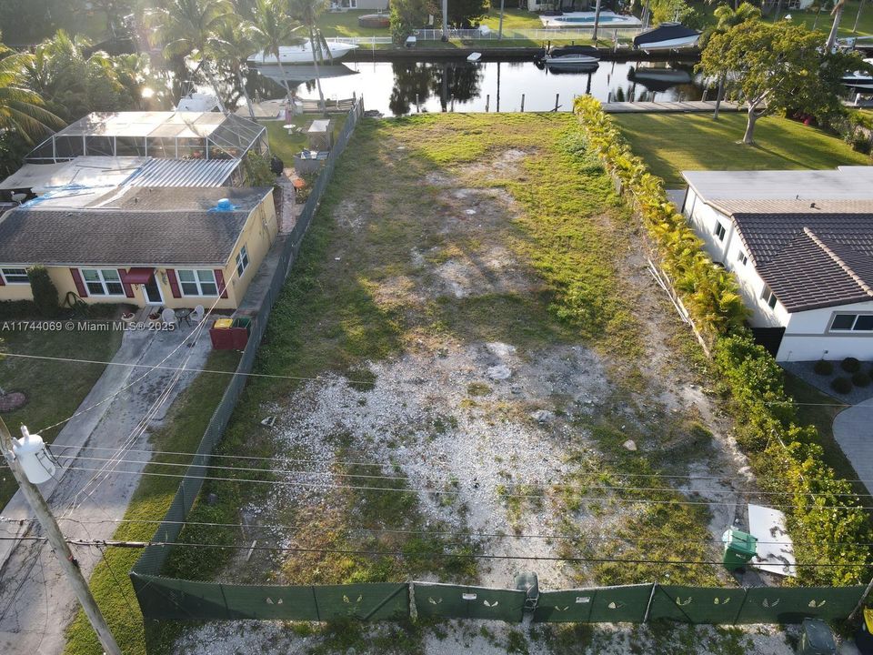 For Sale: $750,000 (0.26 acres)