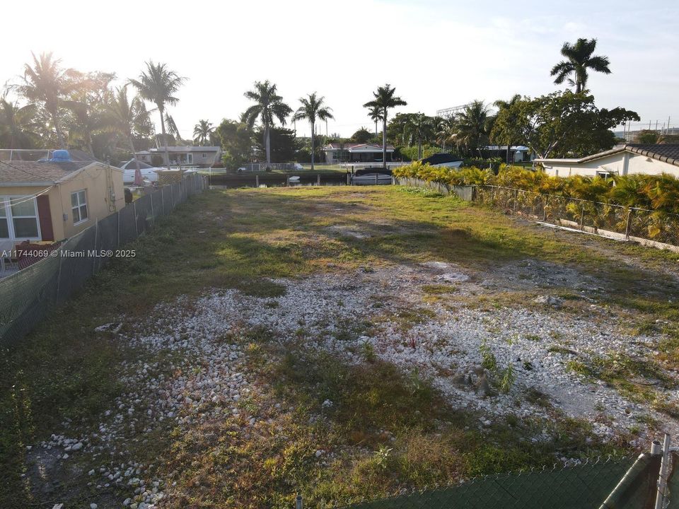 For Sale: $750,000 (0.26 acres)