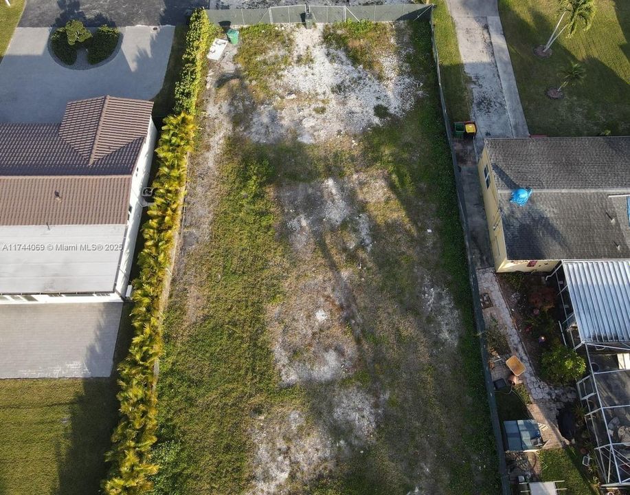 For Sale: $750,000 (0.26 acres)