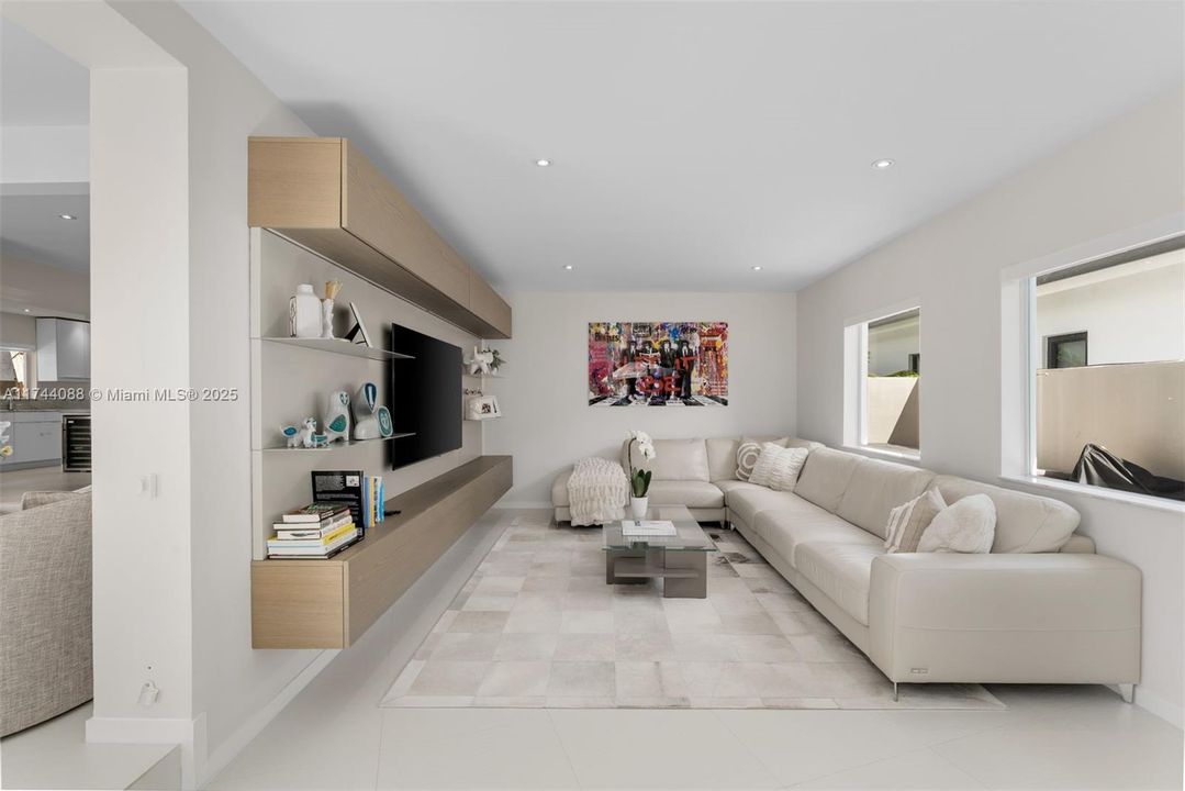 Recently Sold: $2,395,000 (4 beds, 3 baths, 0 Square Feet)