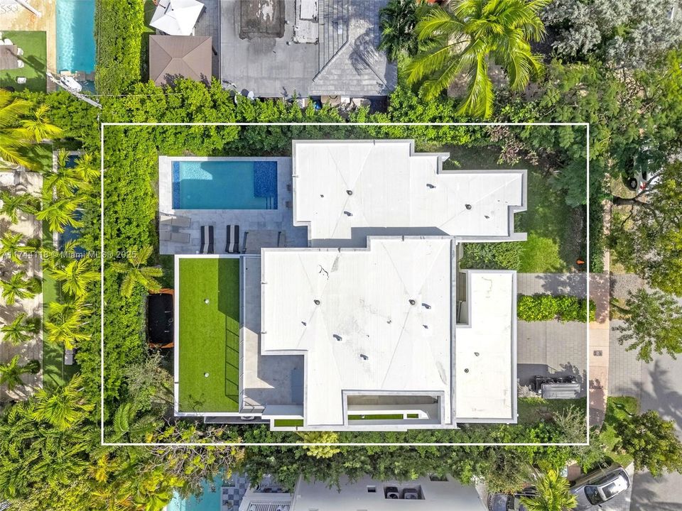 For Sale: $6,500,000 (6 beds, 6 baths, 3670 Square Feet)