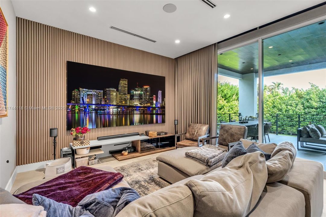 For Sale: $6,500,000 (6 beds, 6 baths, 3670 Square Feet)