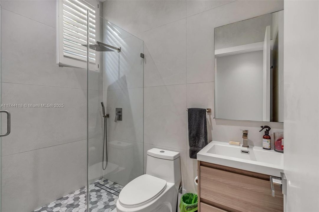 For Sale: $6,500,000 (6 beds, 6 baths, 3670 Square Feet)