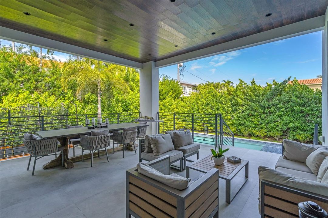 For Sale: $6,500,000 (6 beds, 6 baths, 3670 Square Feet)