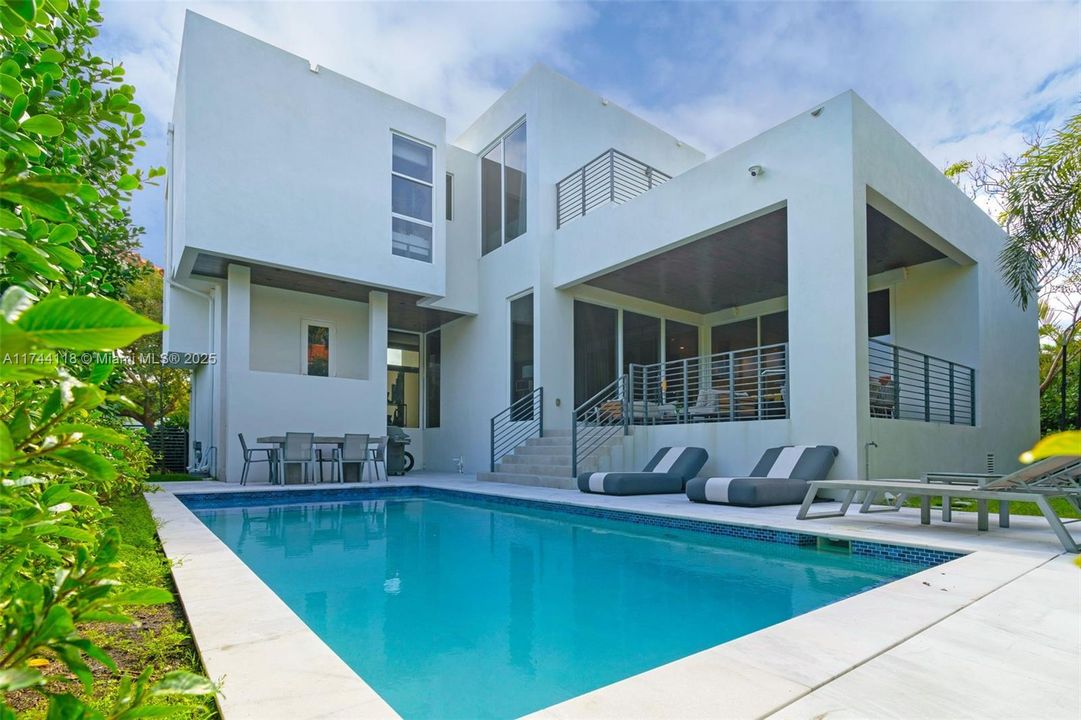 For Sale: $6,500,000 (6 beds, 6 baths, 3670 Square Feet)