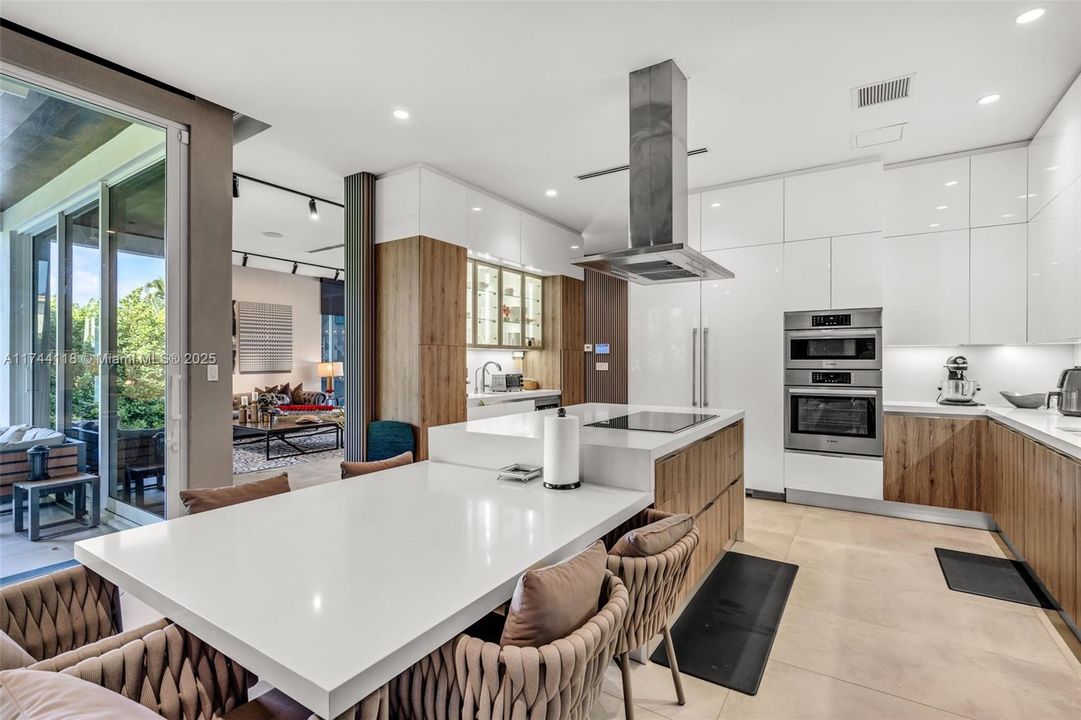 For Sale: $6,500,000 (6 beds, 6 baths, 3670 Square Feet)