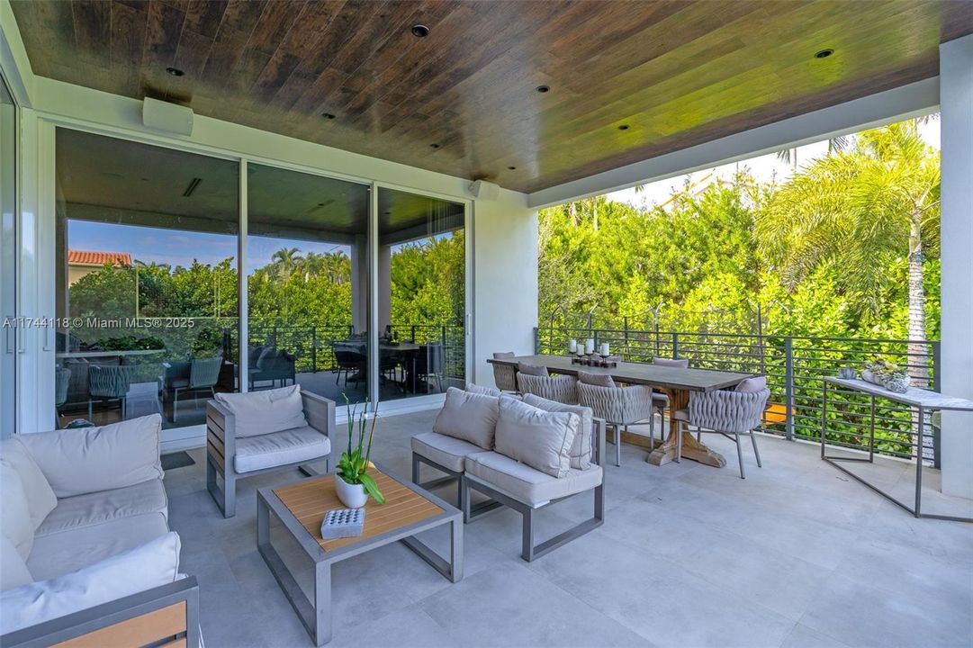 For Sale: $6,500,000 (6 beds, 6 baths, 3670 Square Feet)