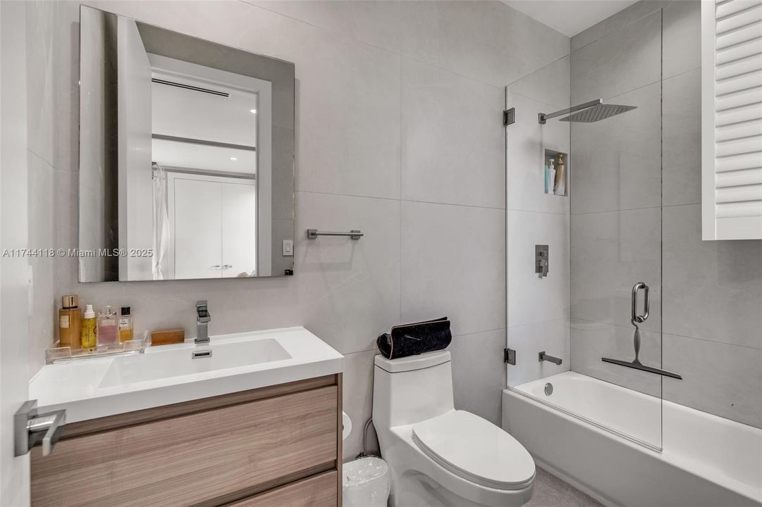 For Sale: $6,500,000 (6 beds, 6 baths, 3670 Square Feet)