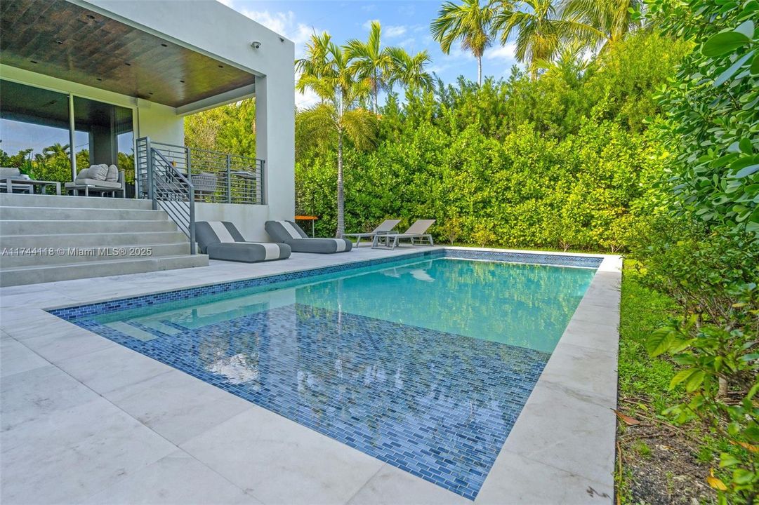 For Sale: $6,500,000 (6 beds, 6 baths, 3670 Square Feet)