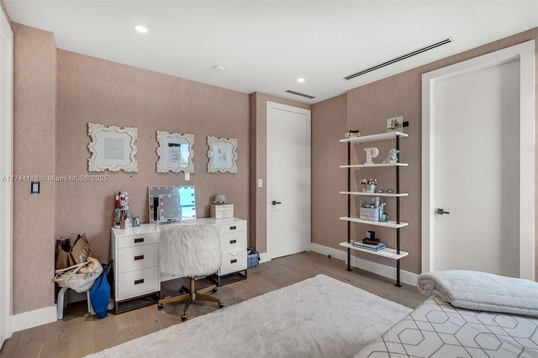 For Sale: $6,500,000 (6 beds, 6 baths, 3670 Square Feet)