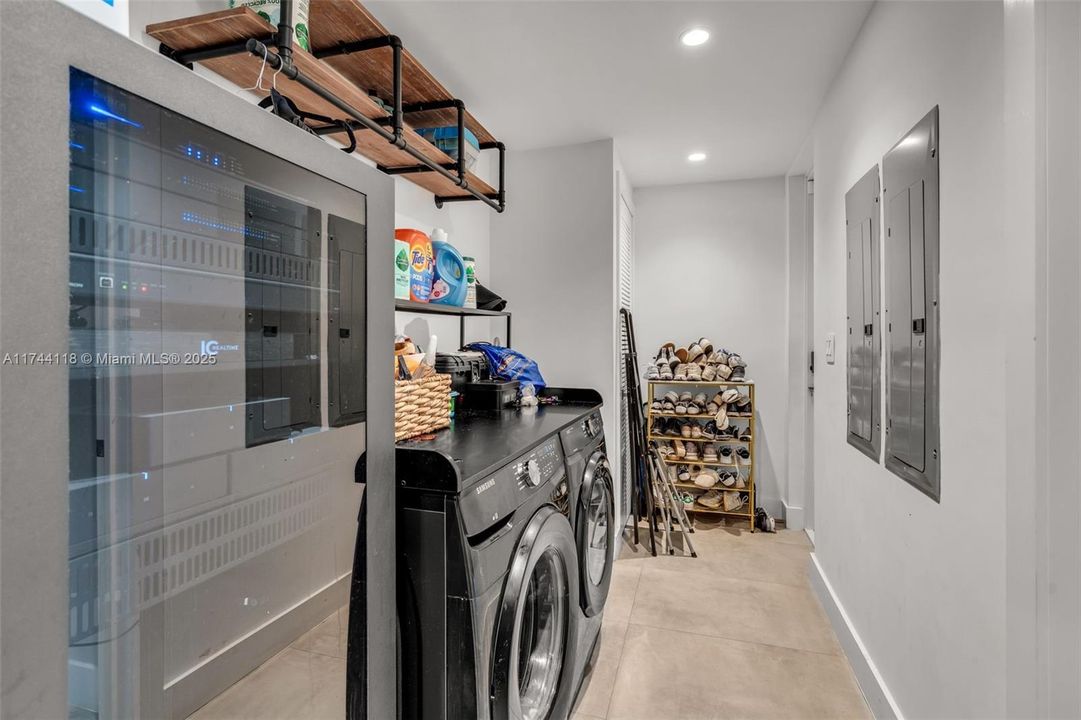 For Sale: $6,500,000 (6 beds, 6 baths, 3670 Square Feet)