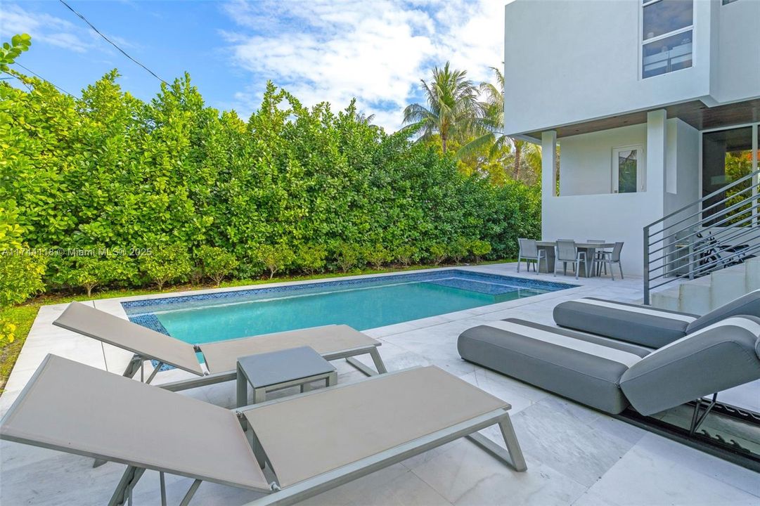 For Sale: $6,500,000 (6 beds, 6 baths, 3670 Square Feet)