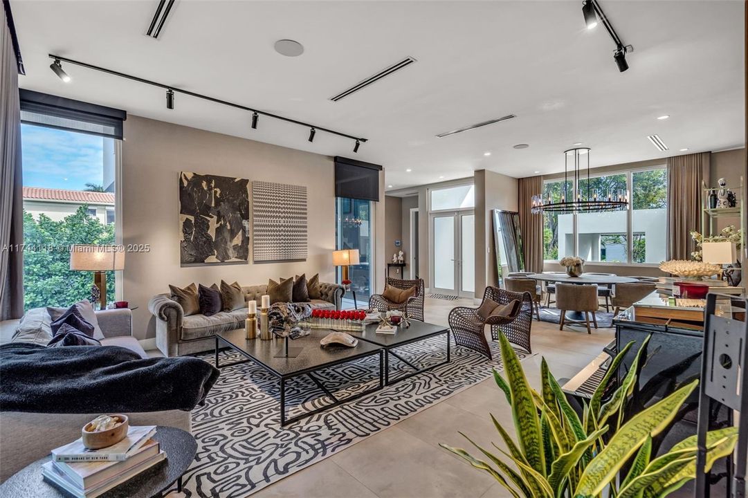 For Sale: $6,500,000 (6 beds, 6 baths, 3670 Square Feet)