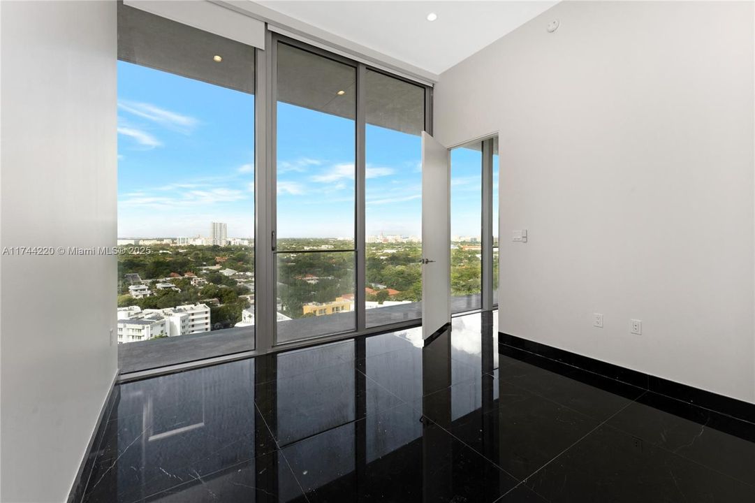 En Venta: $10,900,000 (6 camas, 6 baños, 5307 Pies cuadrados)