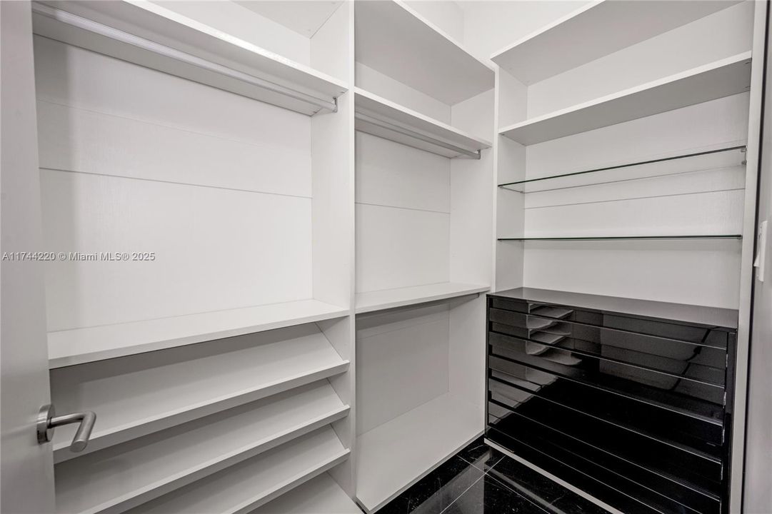 En Venta: $10,900,000 (6 camas, 6 baños, 5307 Pies cuadrados)