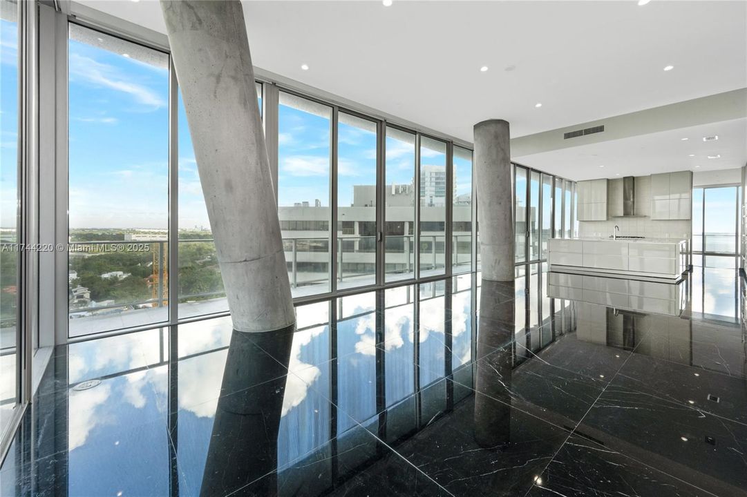 En Venta: $10,900,000 (6 camas, 6 baños, 5307 Pies cuadrados)