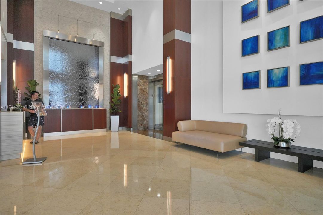 Recently Sold: $1,695,000 (2 beds, 2 baths, 1380 Square Feet)